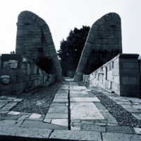 Spomenik jevrejskim žrtvama genocida, Beograd. Autor: Bogdan Bogdanović. Foto: Architekturzentrum Wien