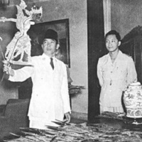 Amhed Sukarno i Wayang Kulit